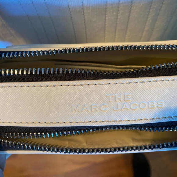 Marc Jacob’s white Purse - Picture 9 of 10